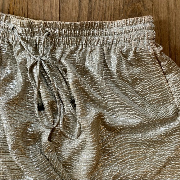 Anthropologie Heartloom gold lamé metallic drawstring shorts - Picture 5 of 5